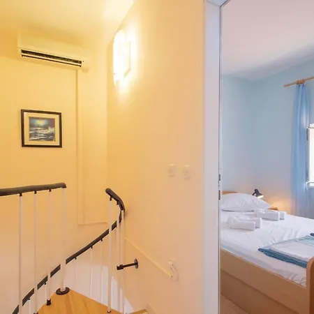 2 Bedroom Amazing In Podobuče